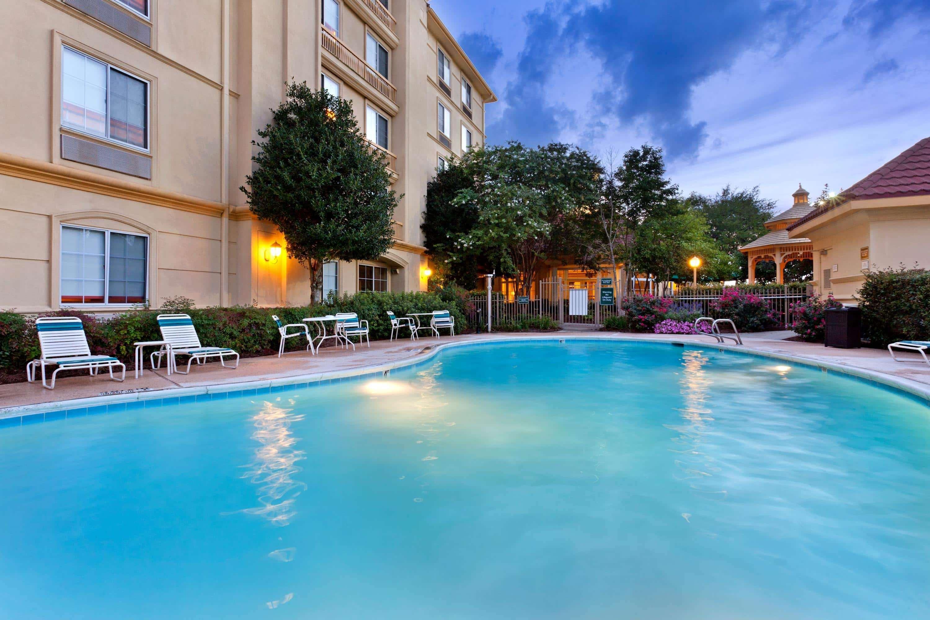 La Quinta By Wyndham Raleigh Cary Hotel Exterior photo