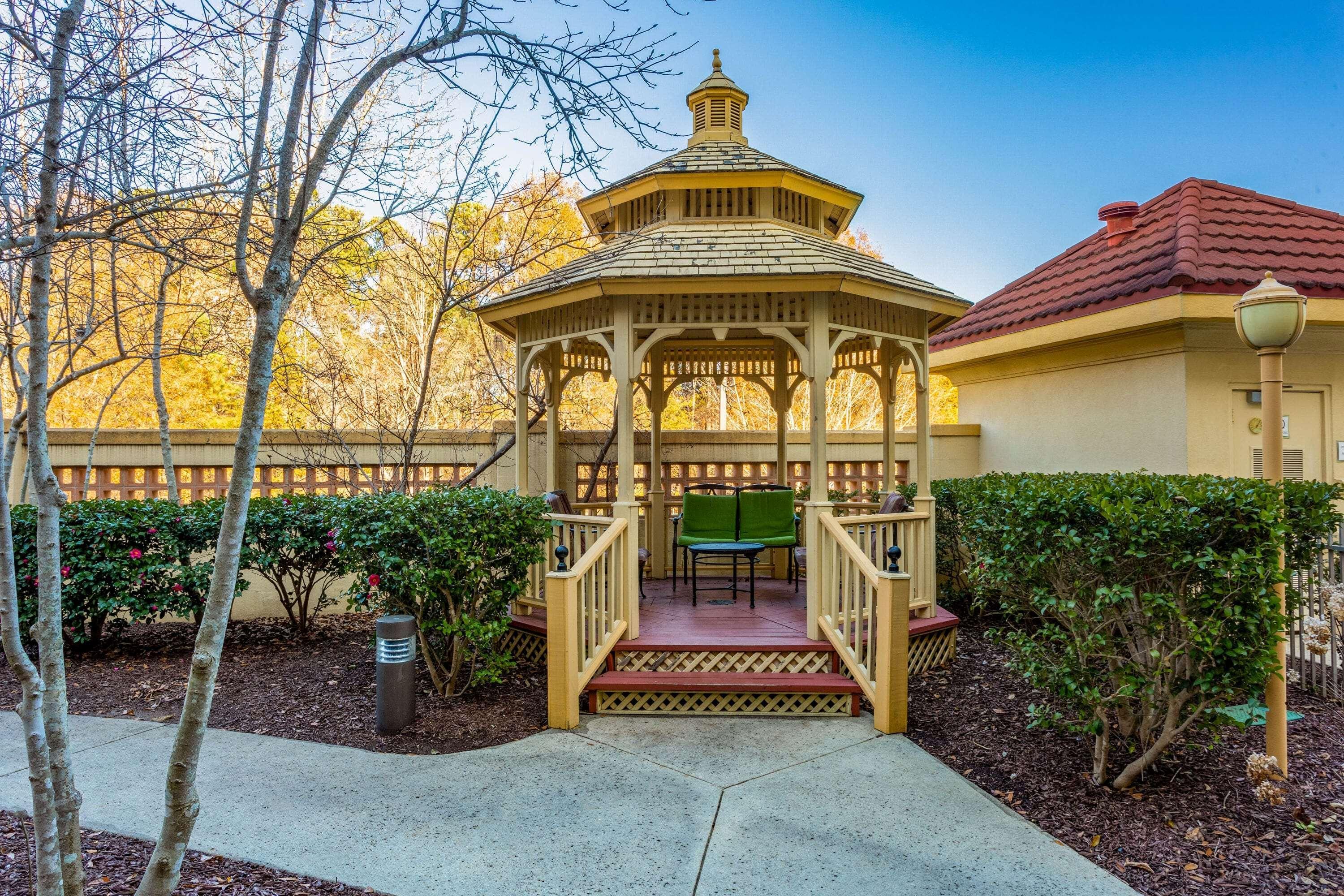 La Quinta By Wyndham Raleigh Cary Hotel Exterior photo